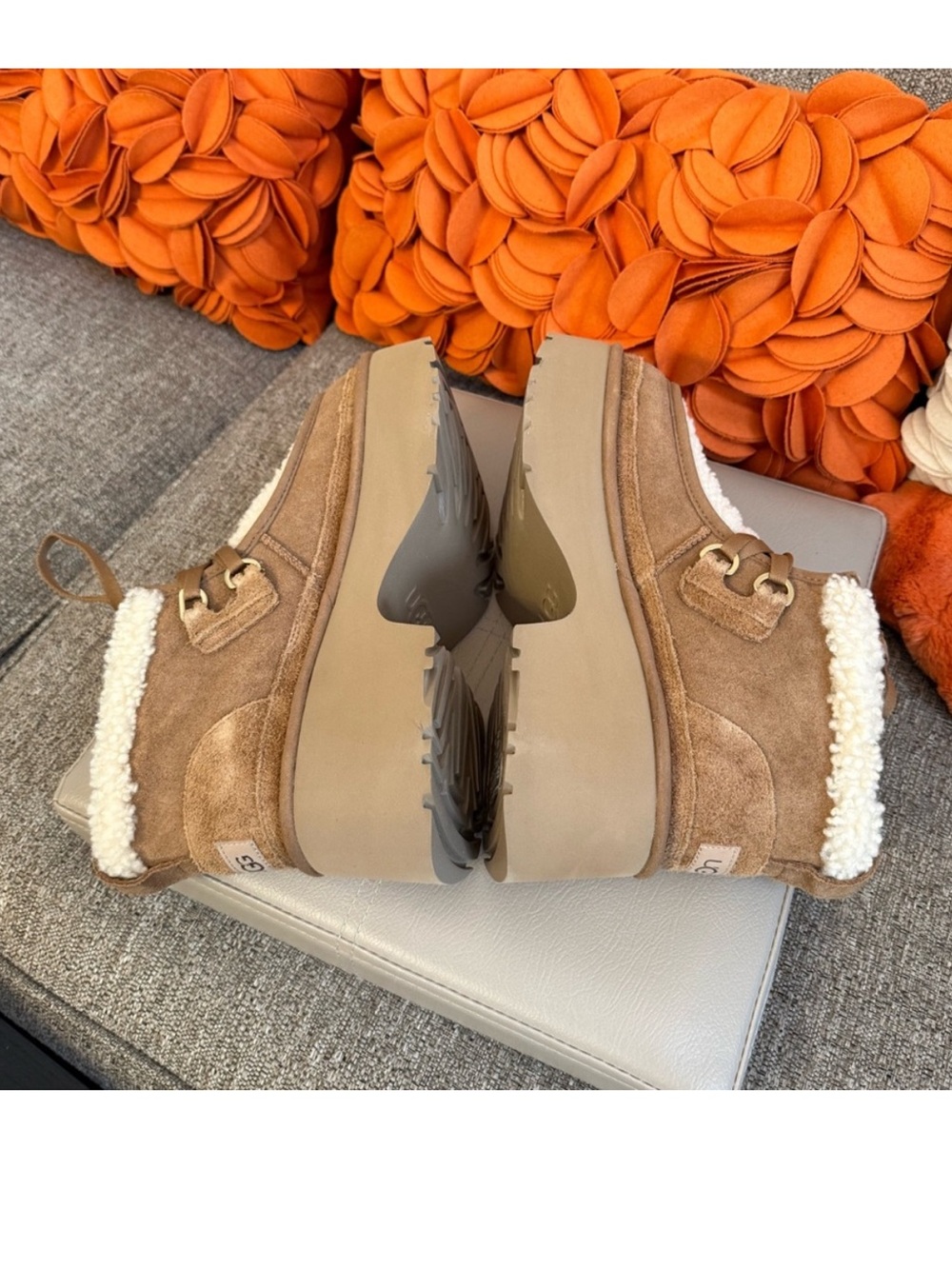 ❣️🆕UGG Classic New Heights Genuine Shearling Lace-Up Booties In Chestnut❣️ - Picture 8 of 10